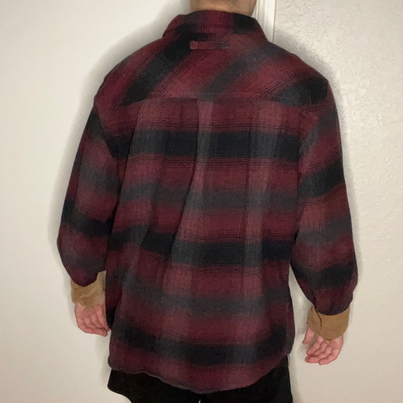 Legendary Whitetails Mens Large Flannel - Red Paid - Lumberjack - Fall Apparel - Picture 2 of 2